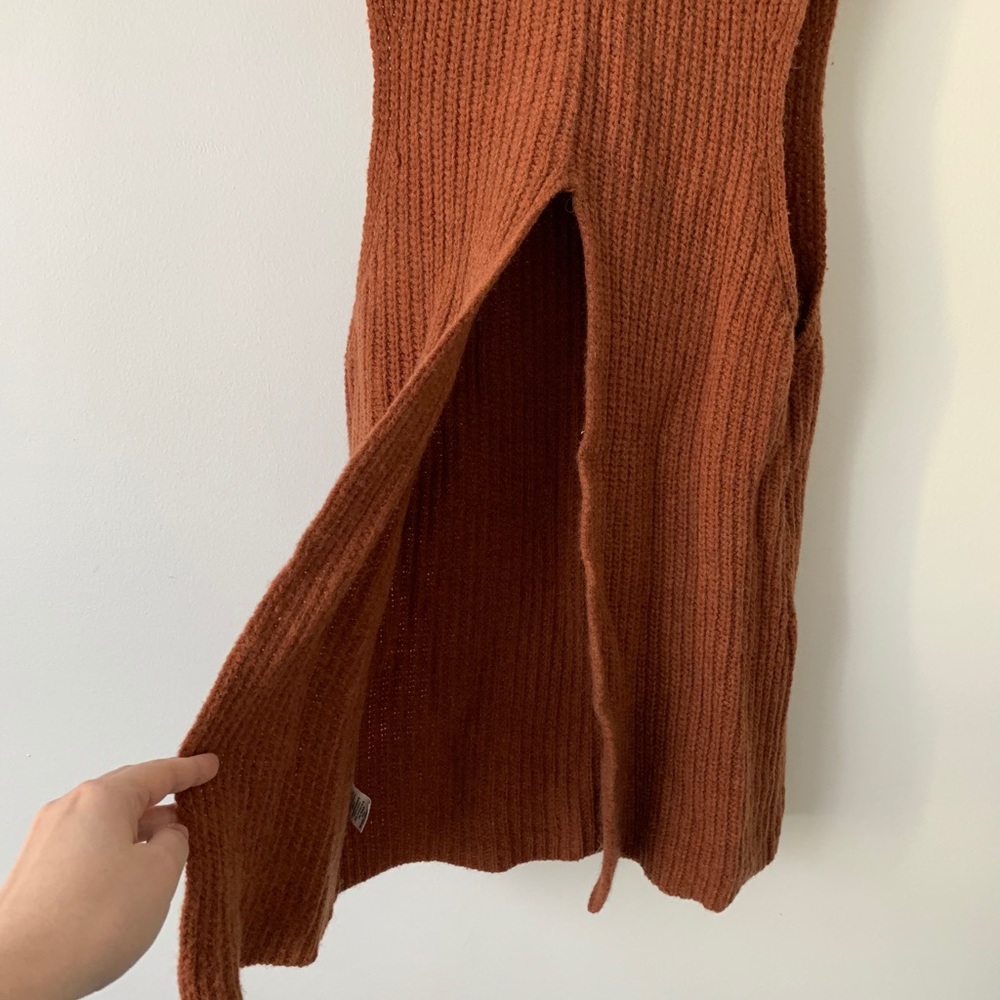 ⭐️ Free People | Burnt Orange Sleeveless Sweater - Picture 8 of 11